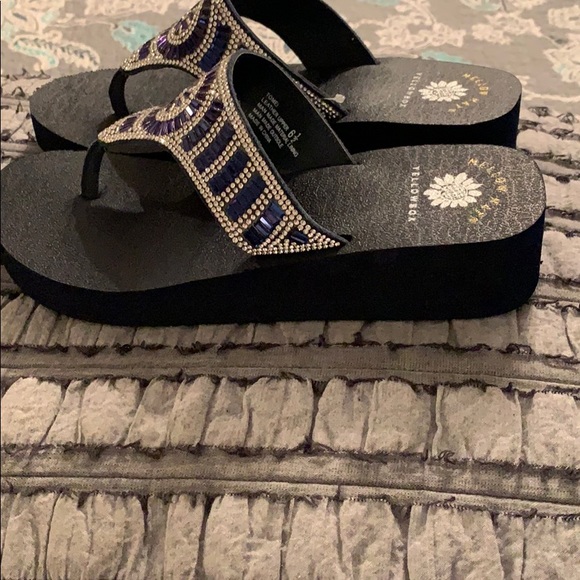 Yellow Box Shoes Yellow Box Sandals Size 65 Poshmark